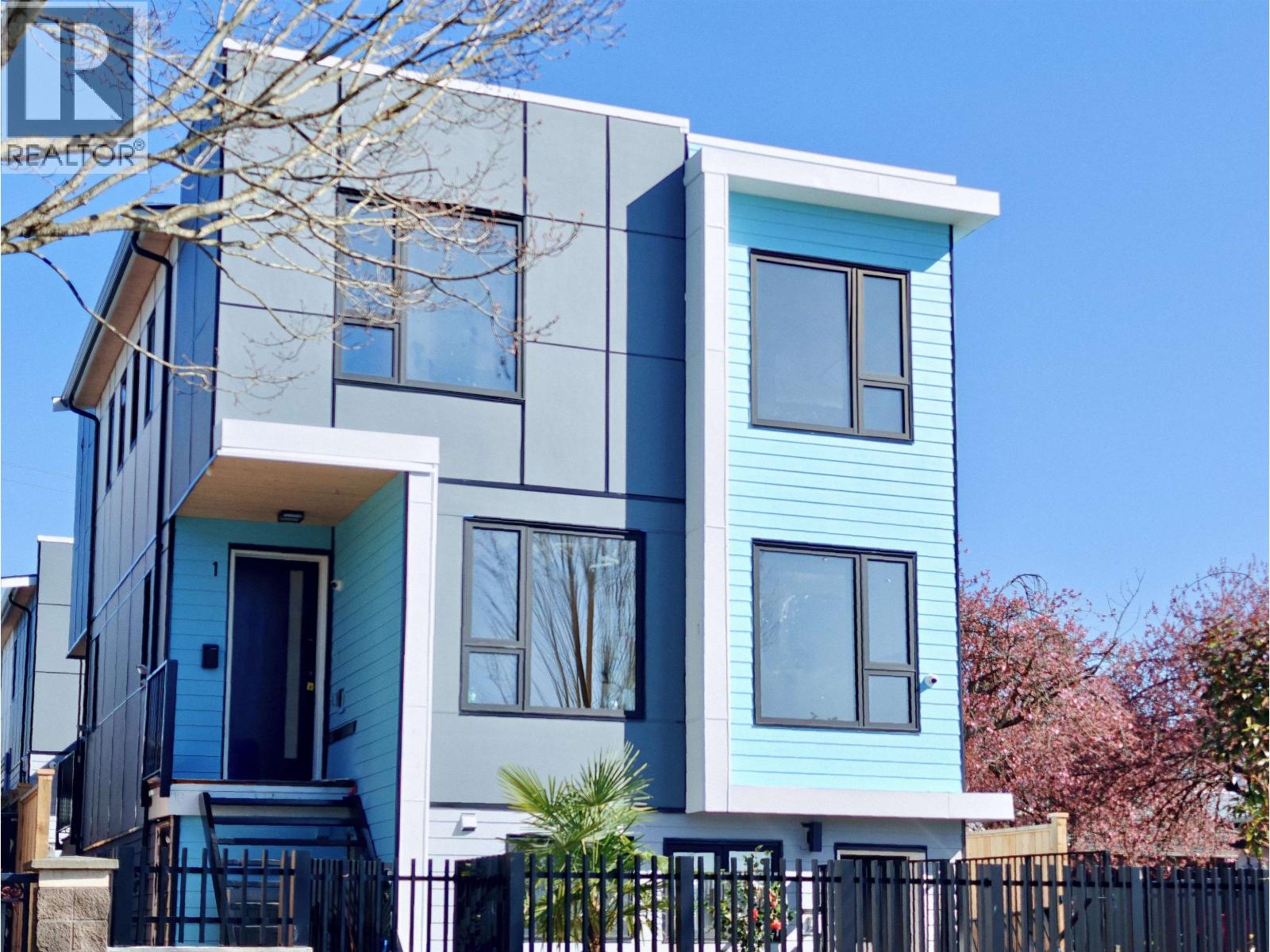 2 1495 E 58TH AVENUE, Vancouver, British Columbia