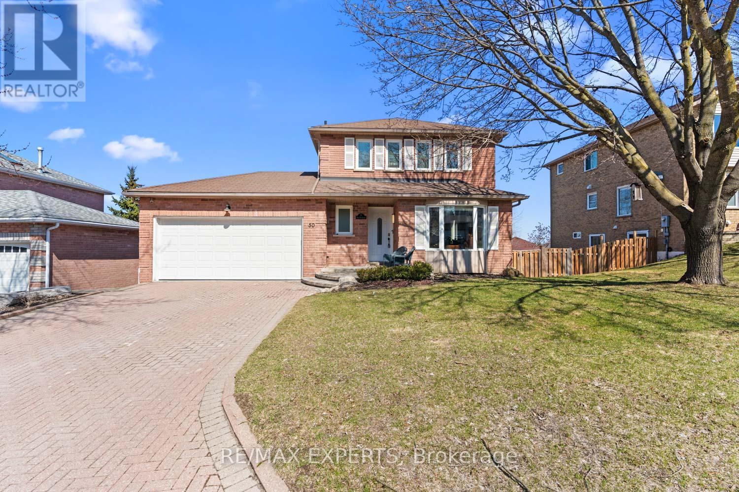 50 Fox Run Lane, Bradford West Gwillimbury (Bradford), Ontario  L3Z 2V1 - Photo 1 - N12977954