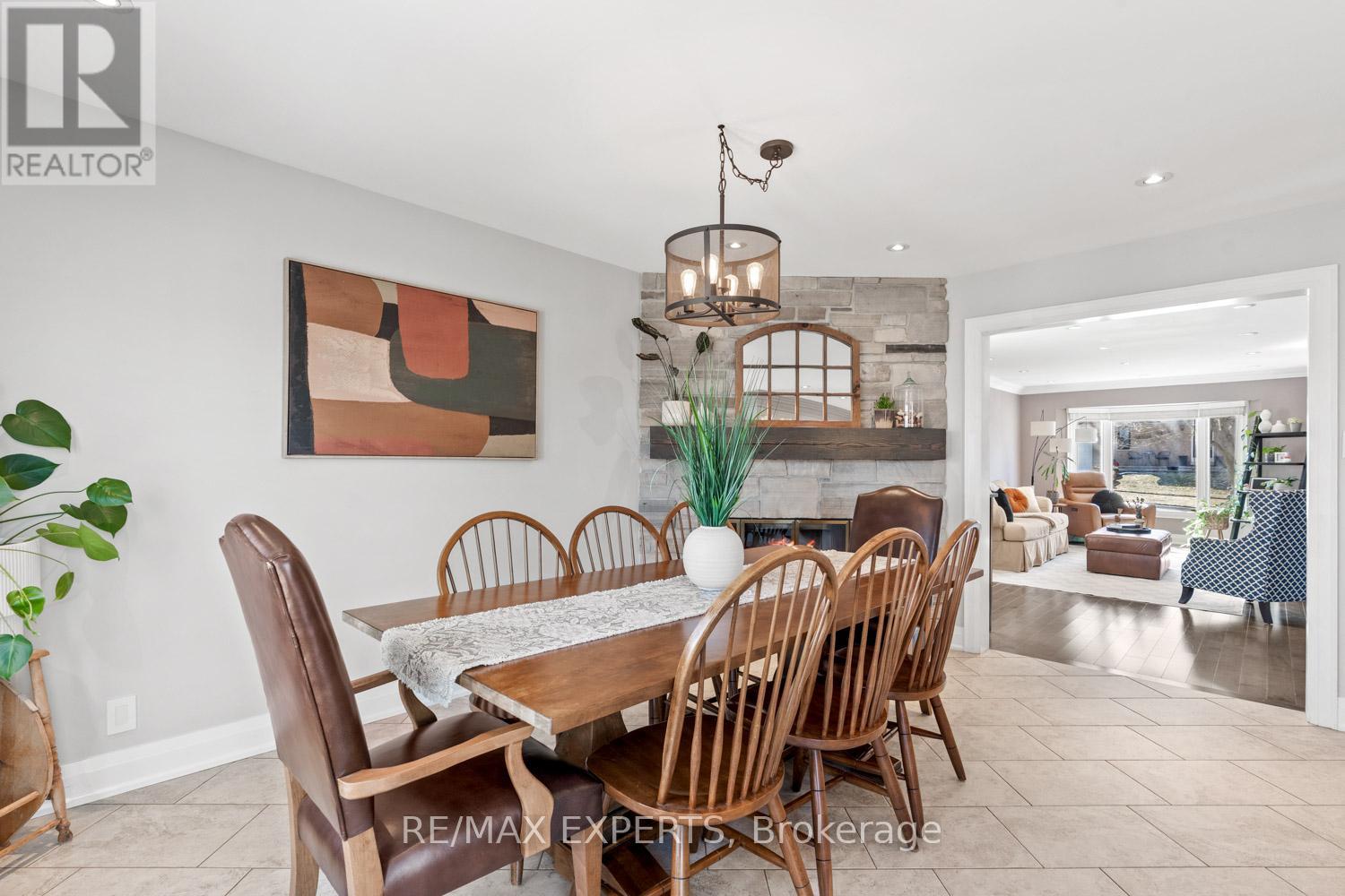 50 Fox Run Lane, Bradford West Gwillimbury (Bradford), Ontario  L3Z 2V1 - Photo 10 - N12977954