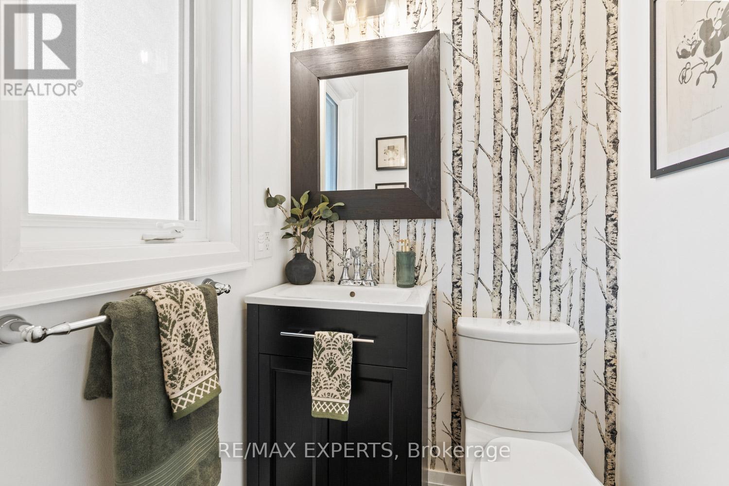 50 Fox Run Lane, Bradford West Gwillimbury (Bradford), Ontario  L3Z 2V1 - Photo 14 - N12977954