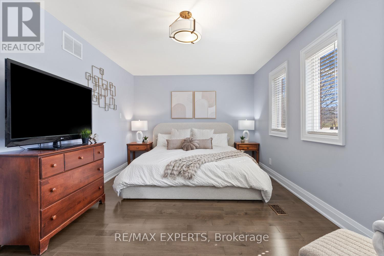 50 Fox Run Lane, Bradford West Gwillimbury (Bradford), Ontario  L3Z 2V1 - Photo 16 - N12977954