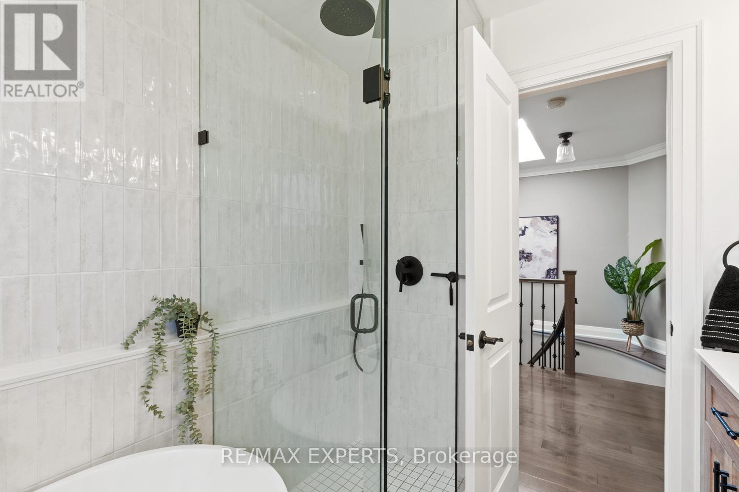 50 Fox Run Lane, Bradford West Gwillimbury (Bradford), Ontario  L3Z 2V1 - Photo 20 - N12977954