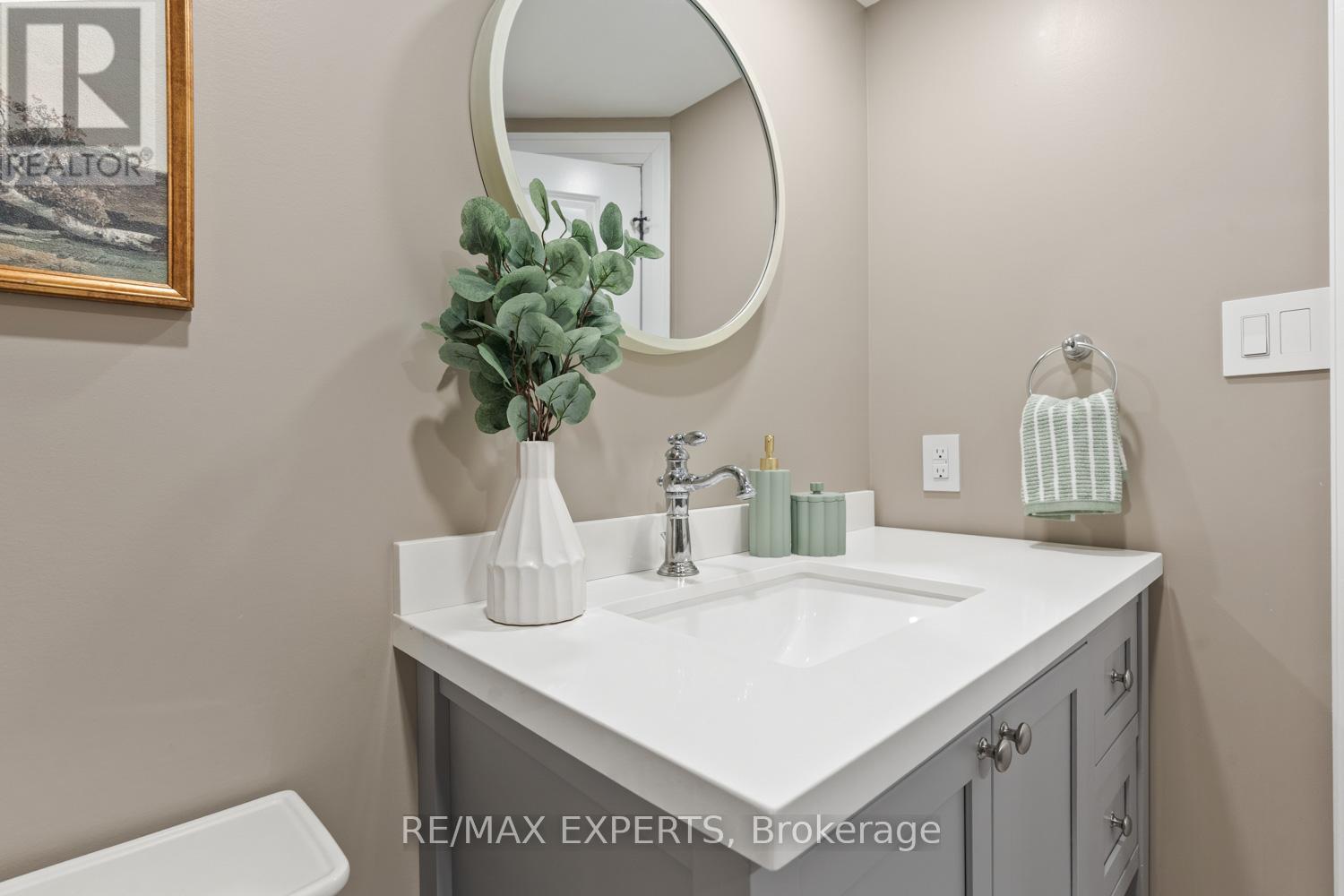 50 Fox Run Lane, Bradford West Gwillimbury (Bradford), Ontario  L3Z 2V1 - Photo 31 - N12977954