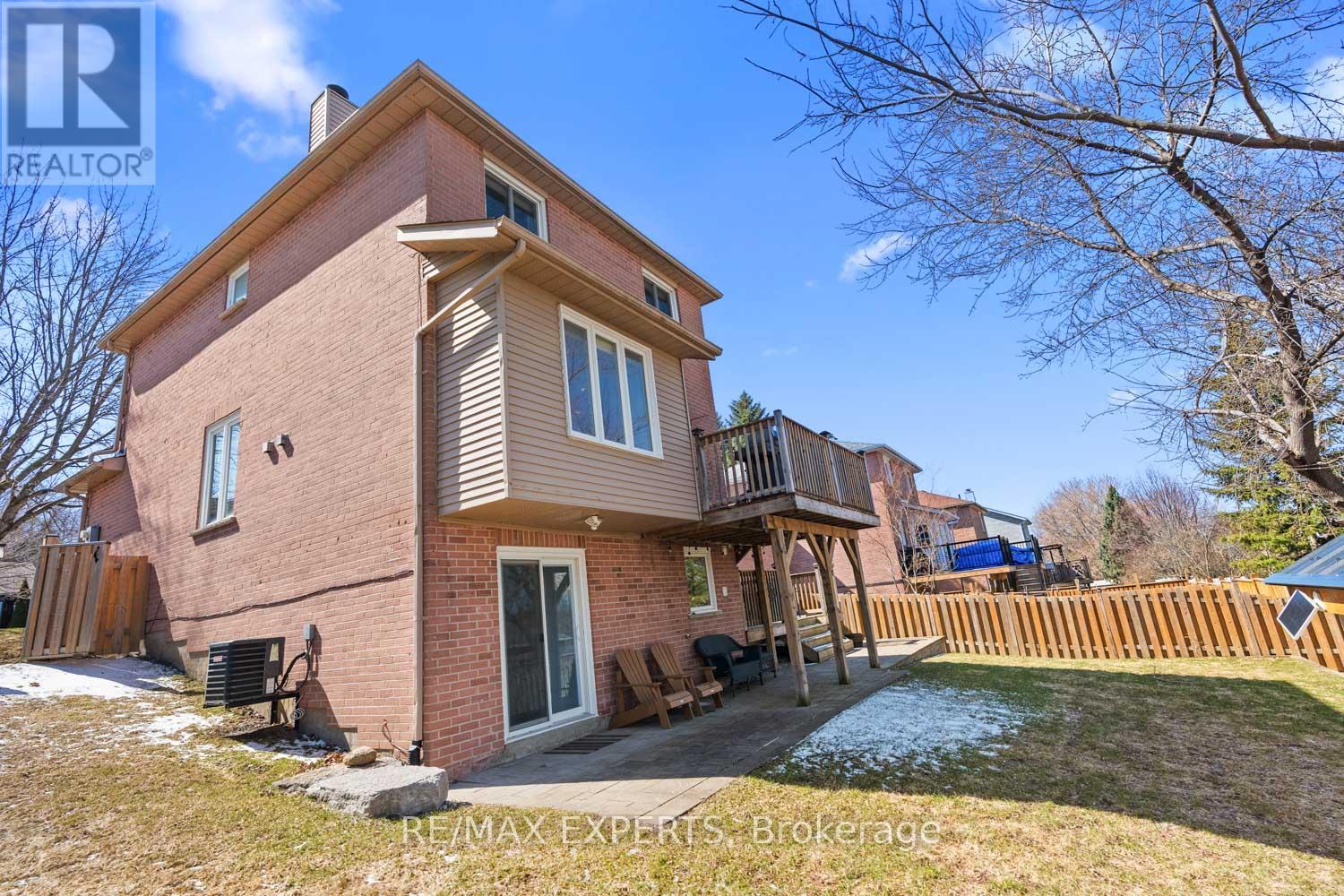 50 Fox Run Lane, Bradford West Gwillimbury (Bradford), Ontario  L3Z 2V1 - Photo 35 - N12977954