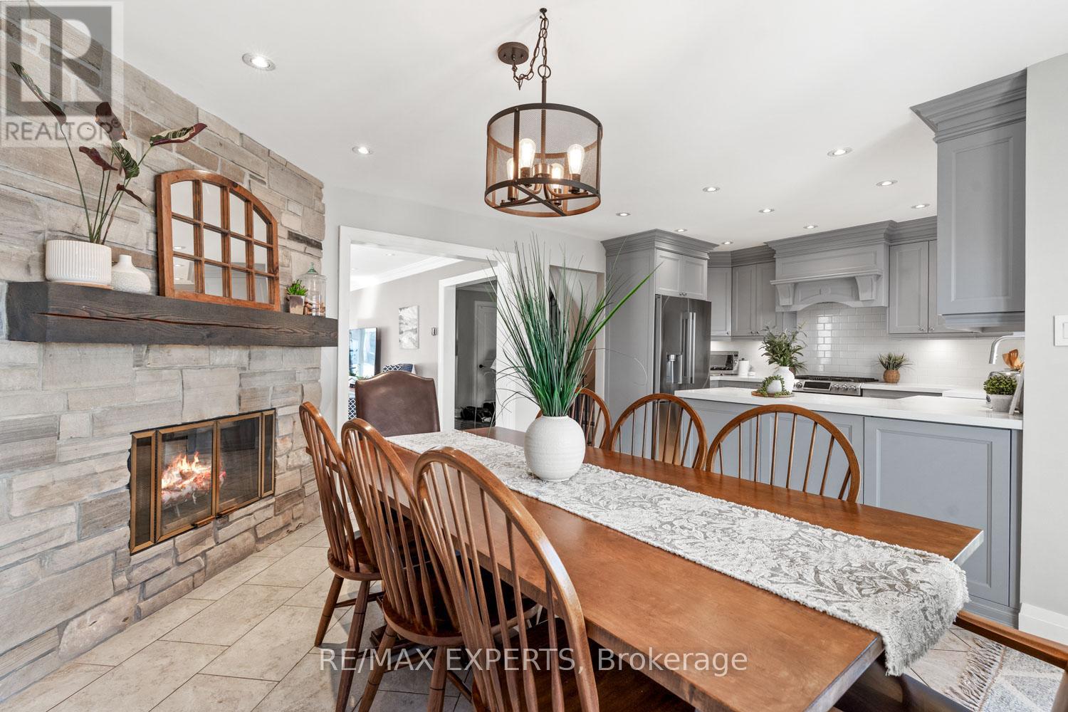 50 Fox Run Lane, Bradford West Gwillimbury (Bradford), Ontario  L3Z 2V1 - Photo 4 - N12977954