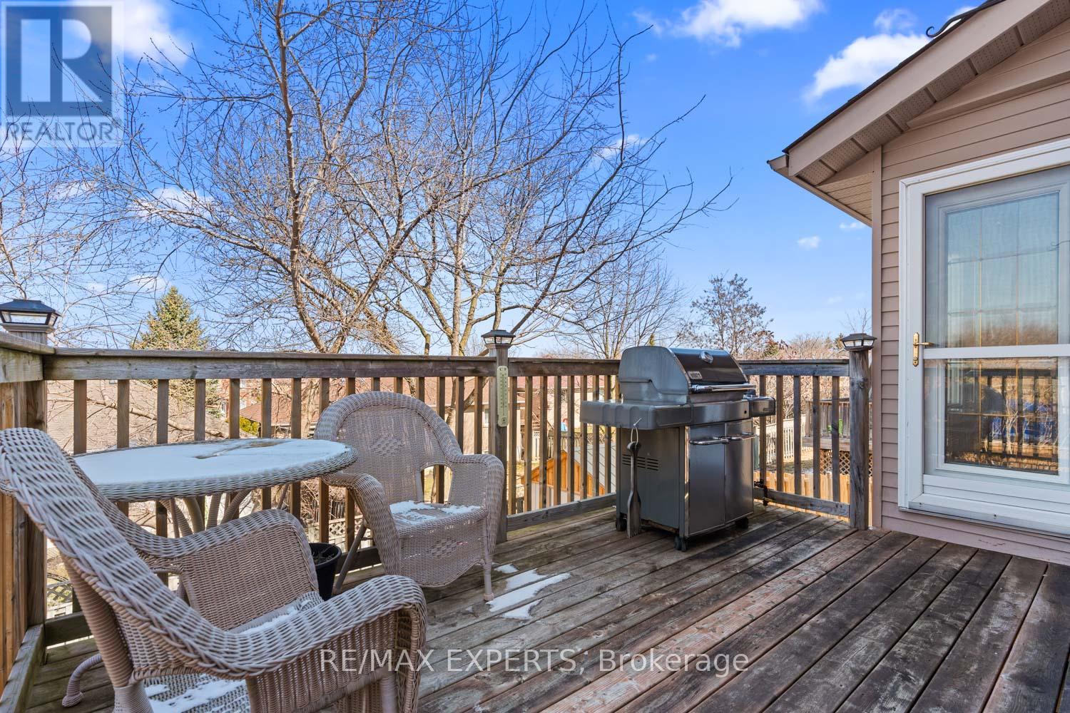 50 Fox Run Lane, Bradford West Gwillimbury (Bradford), Ontario  L3Z 2V1 - Photo 41 - N12977954