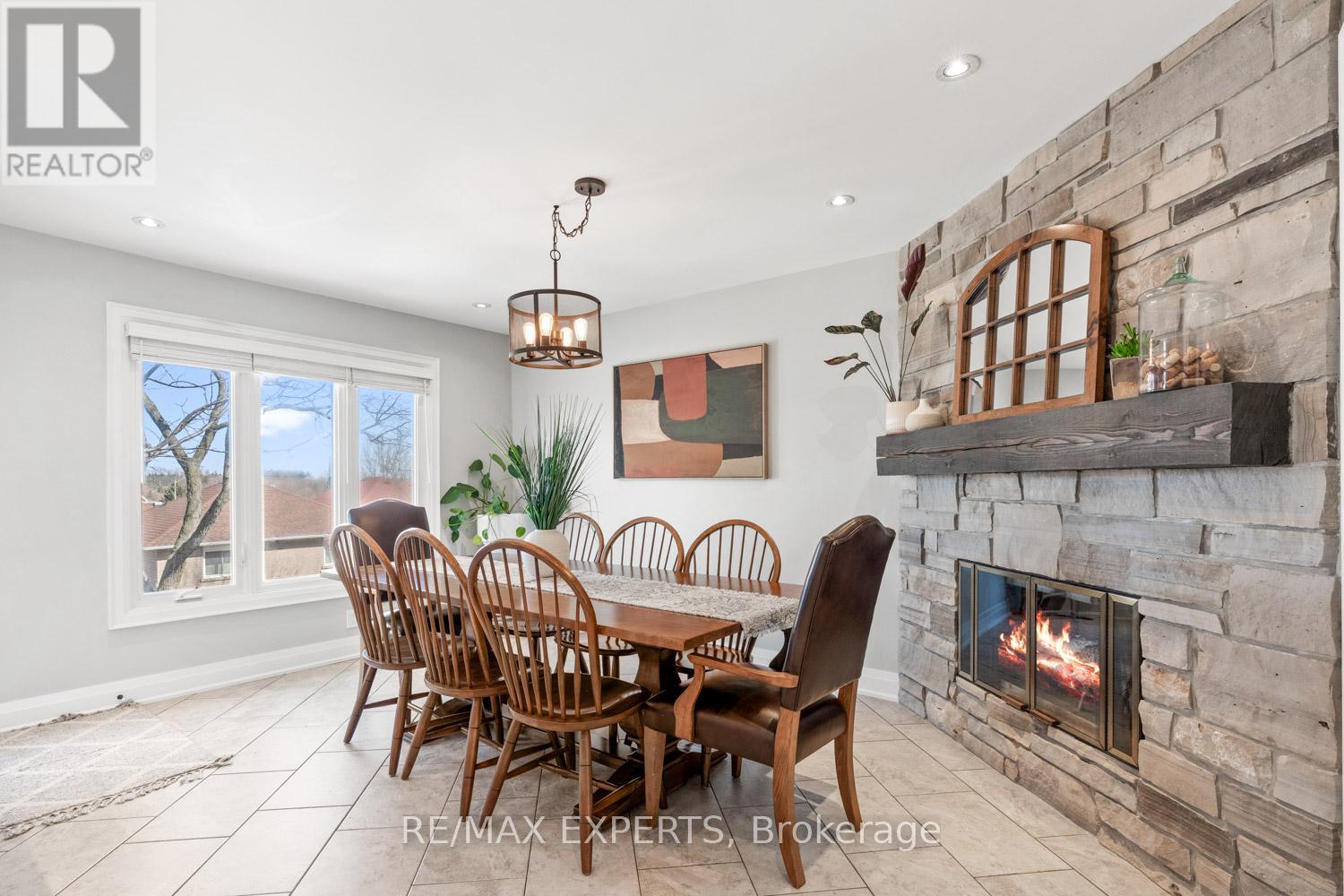 50 Fox Run Lane, Bradford West Gwillimbury (Bradford), Ontario  L3Z 2V1 - Photo 9 - N12977954