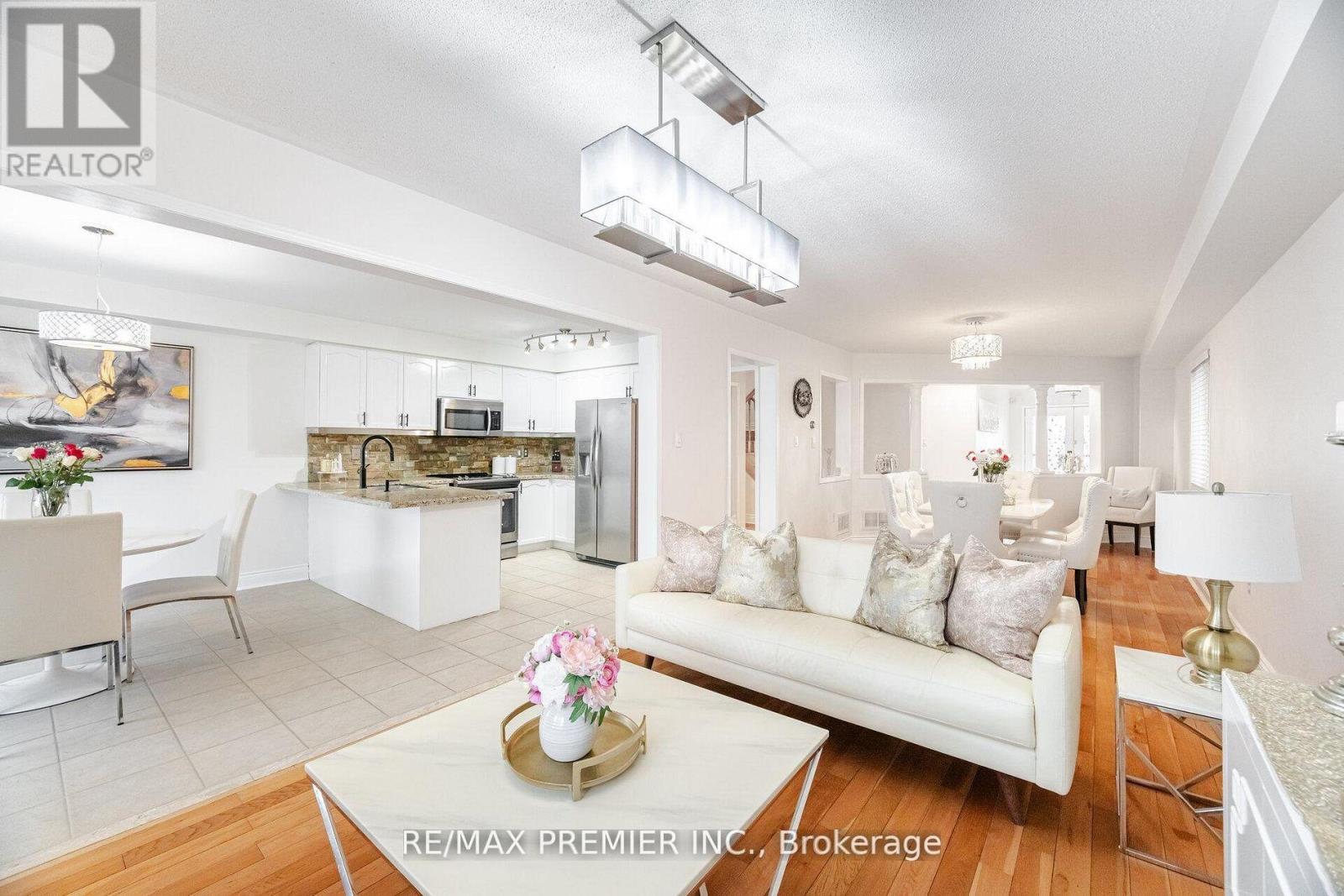 117 Professor Day Drive, Bradford West Gwillimbury (Bradford), Ontario  L3Z 3C1 - Photo 12 - N12977976