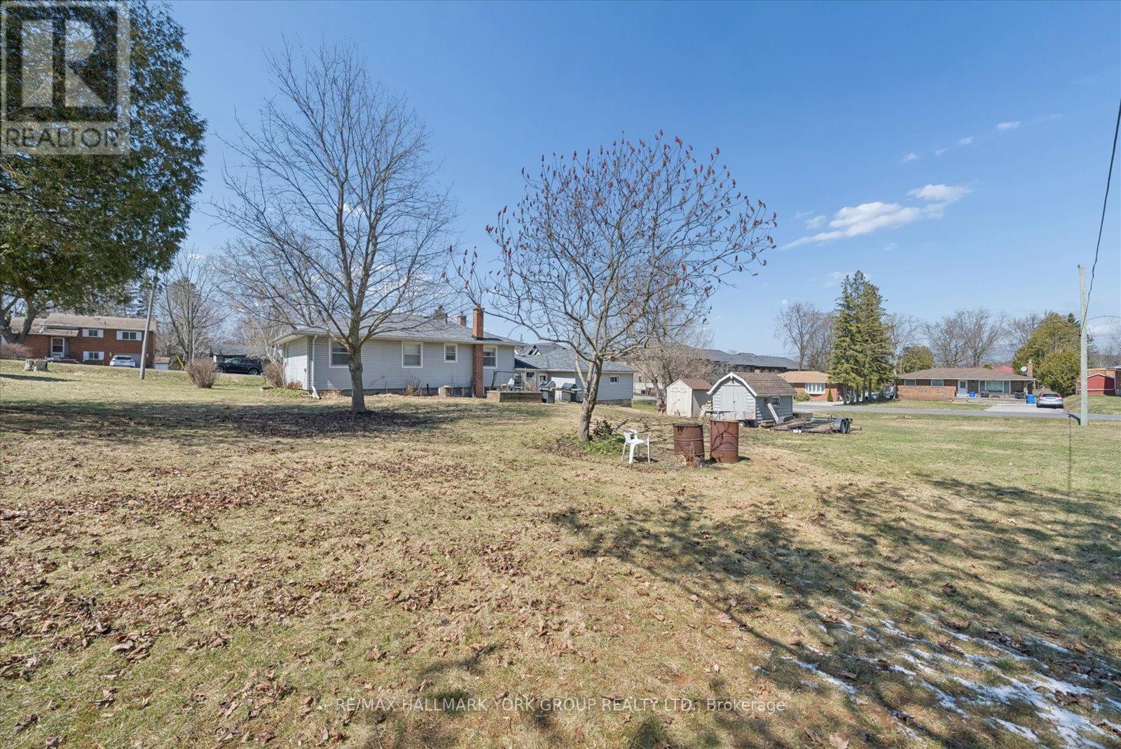 211 East Street, East Gwillimbury, Ontario  L9N 1K6 - Photo 23 - N12978022