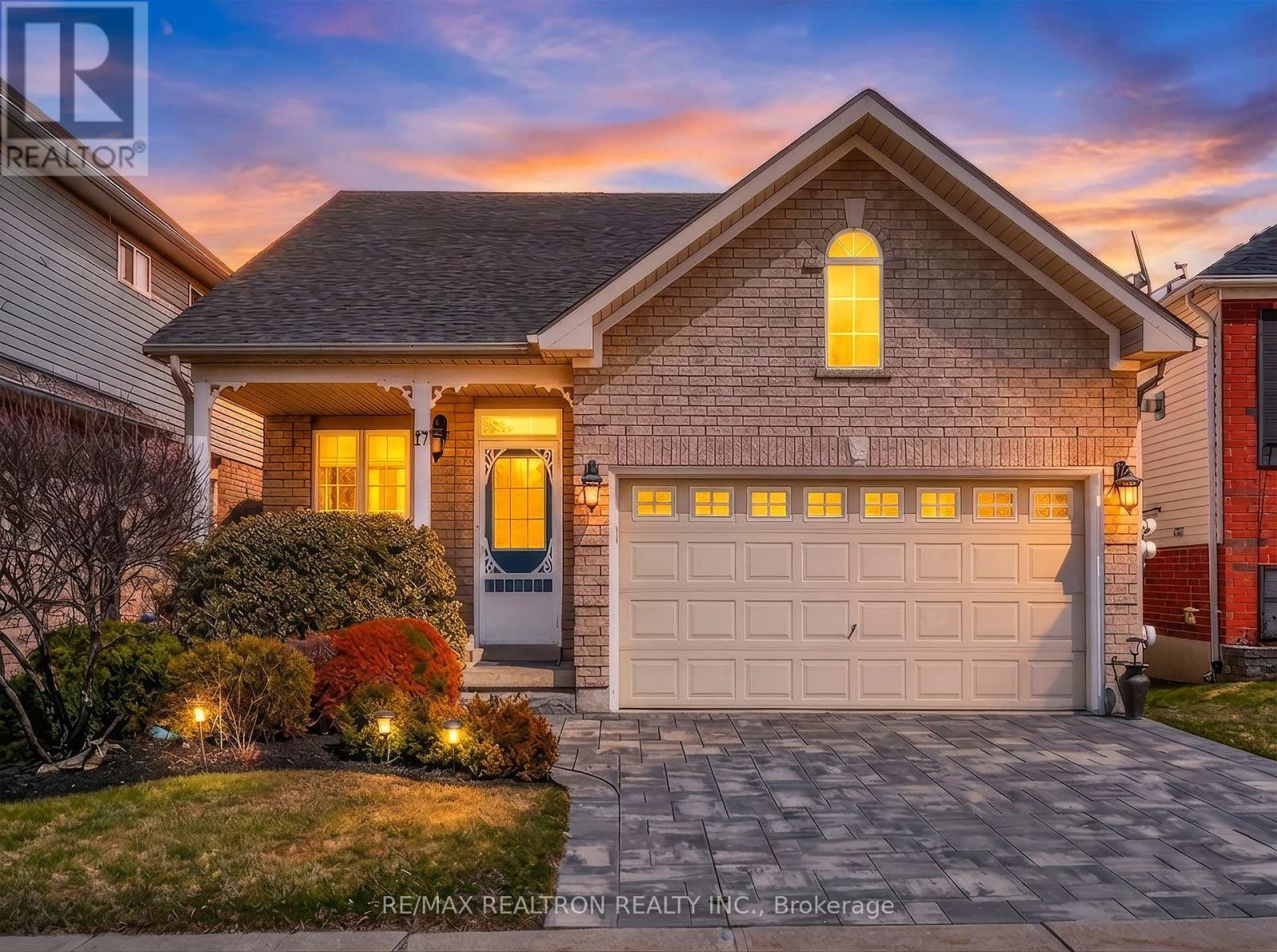 17 Marchant Circle, King, Ontario  L0G 1T0 - Photo 1 - N12978148