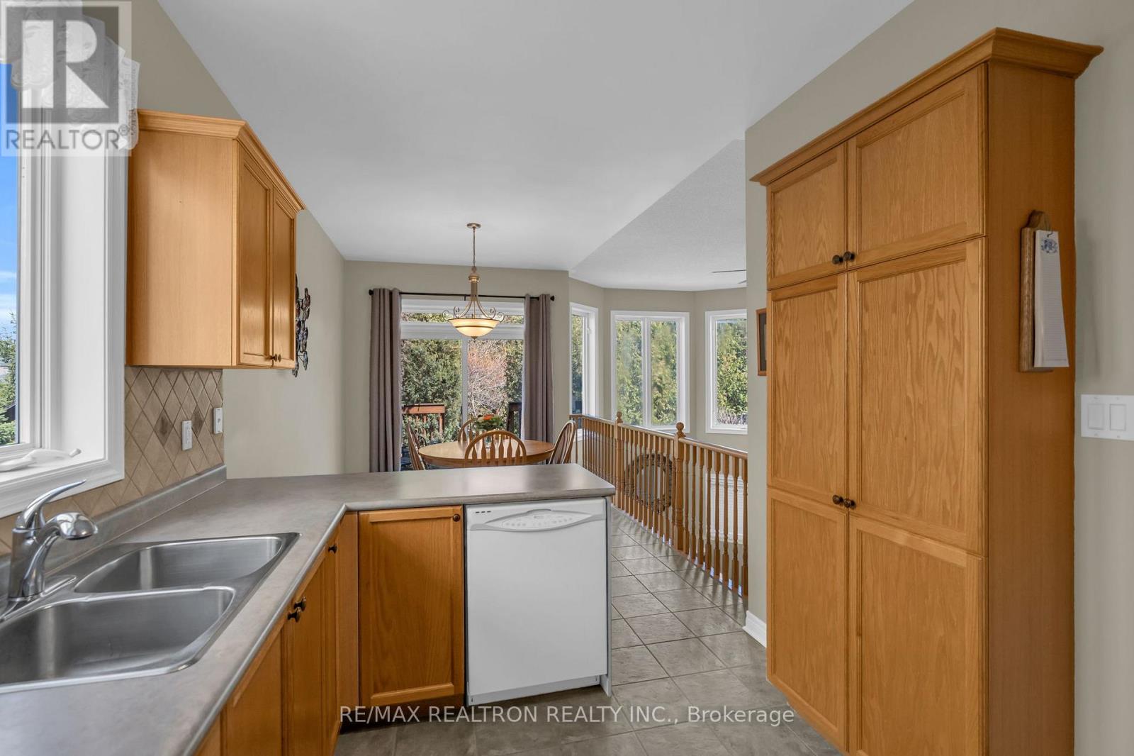 17 Marchant Circle, King, Ontario  L0G 1T0 - Photo 11 - N12978148