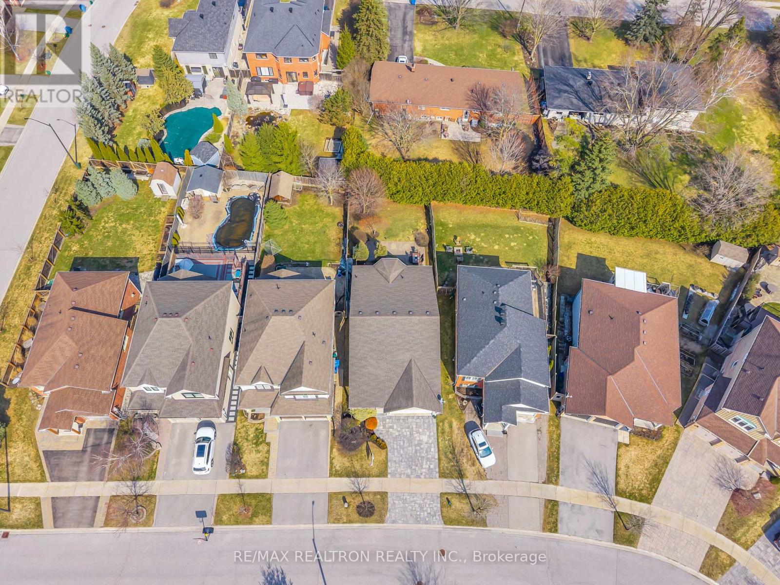 17 Marchant Circle, King, Ontario  L0G 1T0 - Photo 38 - N12978148