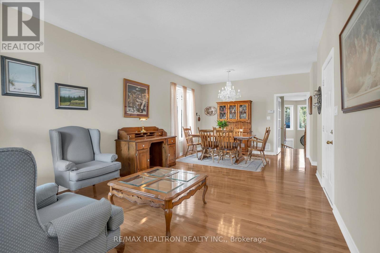 17 Marchant Circle, King, Ontario  L0G 1T0 - Photo 4 - N12978148