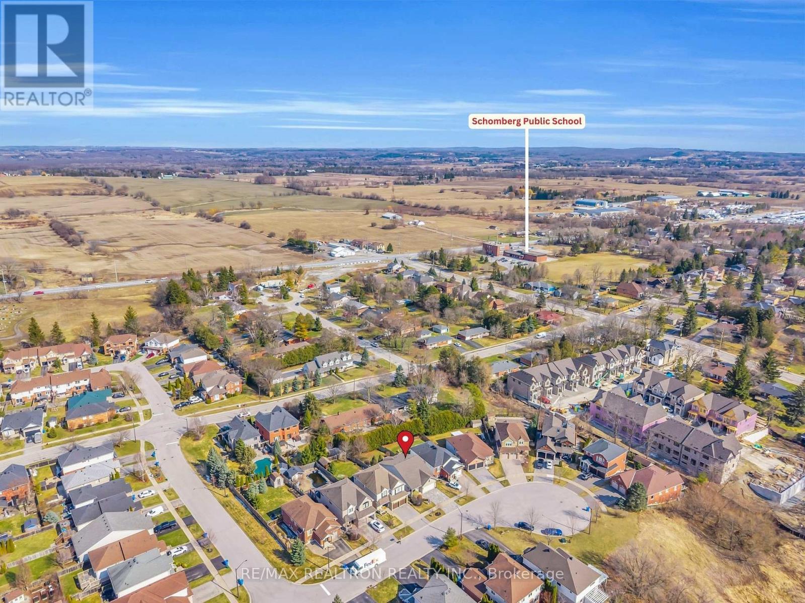 17 Marchant Circle, King, Ontario  L0G 1T0 - Photo 41 - N12978148