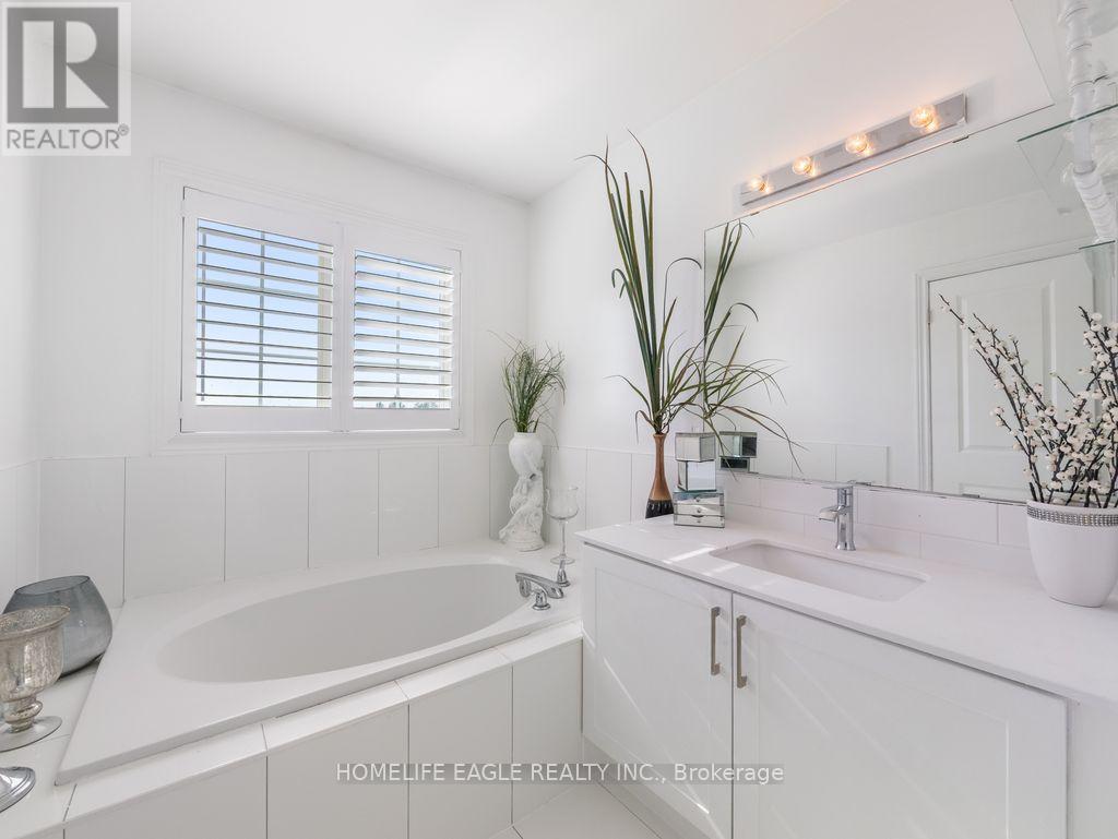 280 Fred Hagan Court, Newmarket, Ontario  L3Y 8K6 - Photo 9 - N12978266