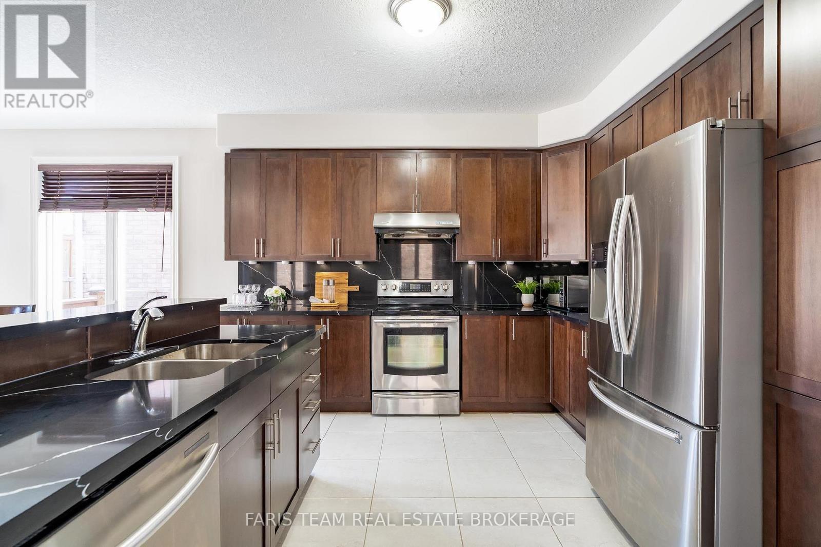 56 Jewel House Lane, Barrie (Innis-Shore), Ontario  L4M 0C4 - Photo 3 - S12977966