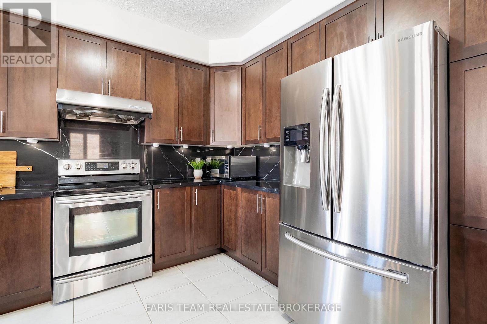 56 Jewel House Lane, Barrie (Innis-Shore), Ontario  L4M 0C4 - Photo 5 - S12977966