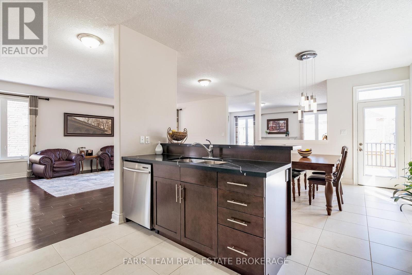 56 Jewel House Lane, Barrie (Innis-Shore), Ontario  L4M 0C4 - Photo 6 - S12977966