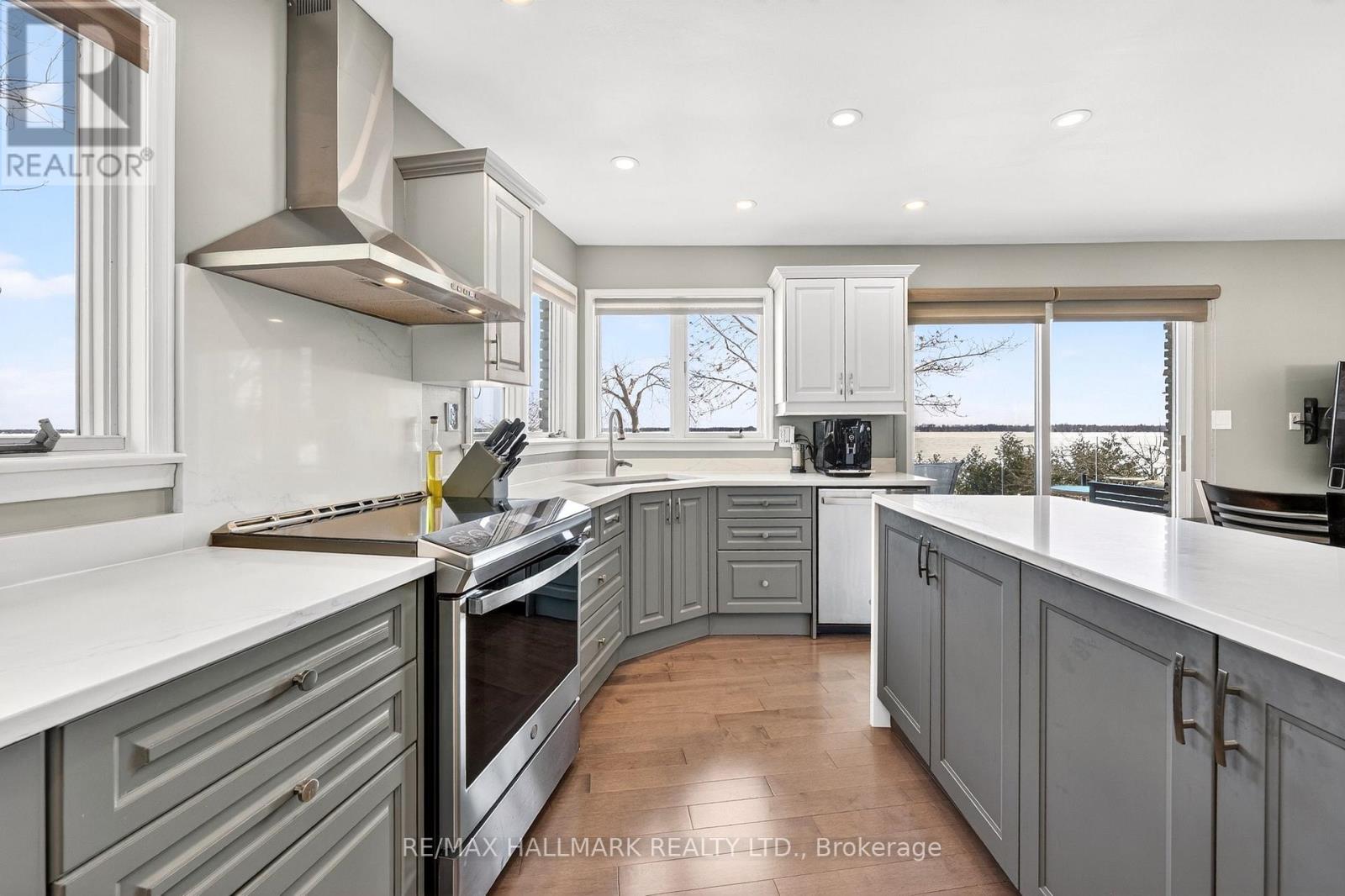 416 Bay Street, Orillia, Ontario  L3V 3X4 - Photo 12 - S12978166