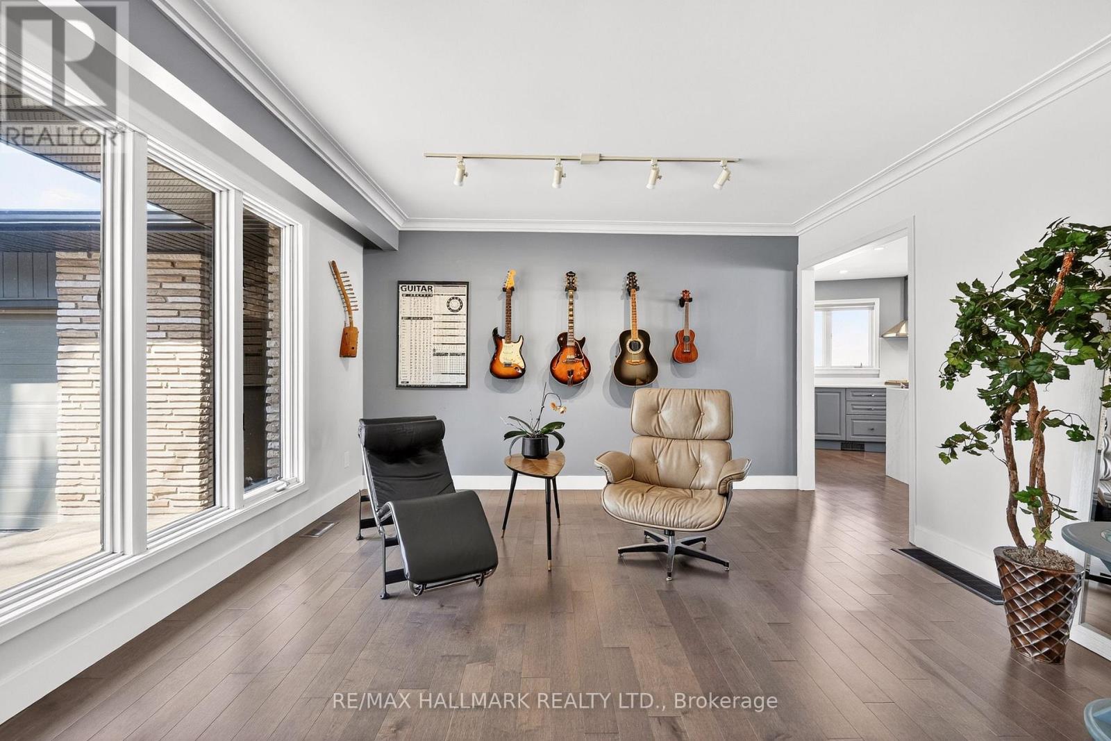 416 Bay Street, Orillia, Ontario  L3V 3X4 - Photo 4 - S12978166