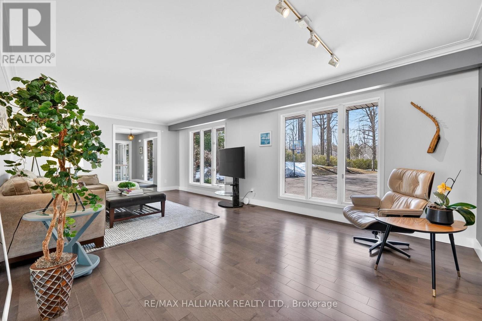 416 Bay Street, Orillia, Ontario  L3V 3X4 - Photo 5 - S12978166