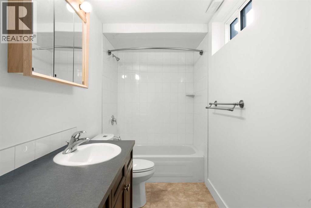 14 Varston Place NW, Calgary, Alberta  T3A 0B7 - Photo 38 - A2297062