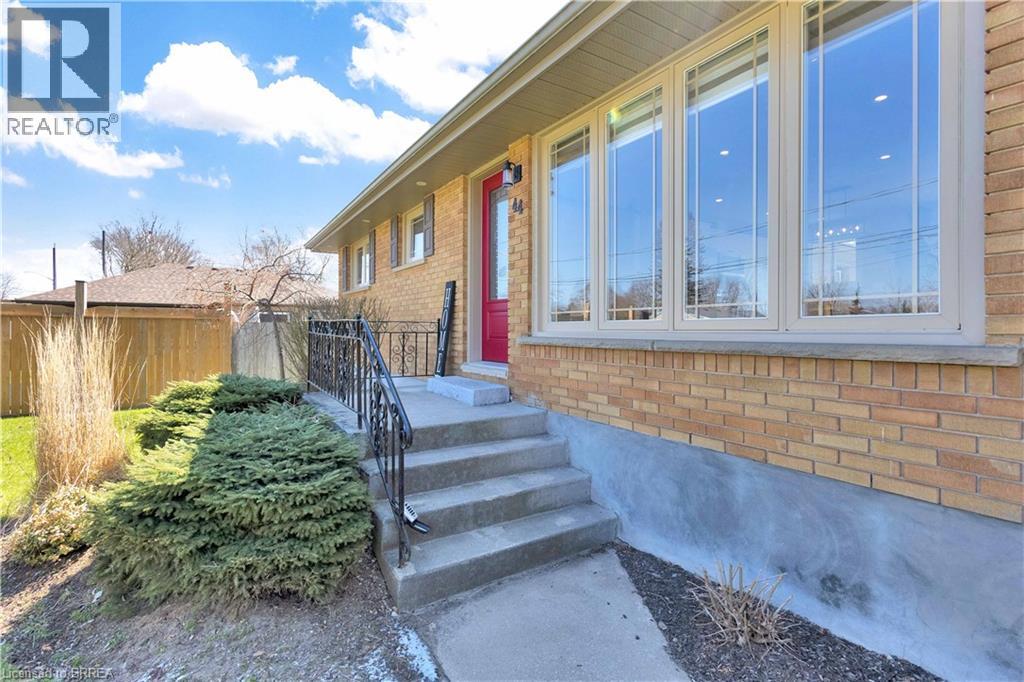 44 Kinnard Road, Brantford, Ontario  N3T 1P9 - Photo 3 - 40818510