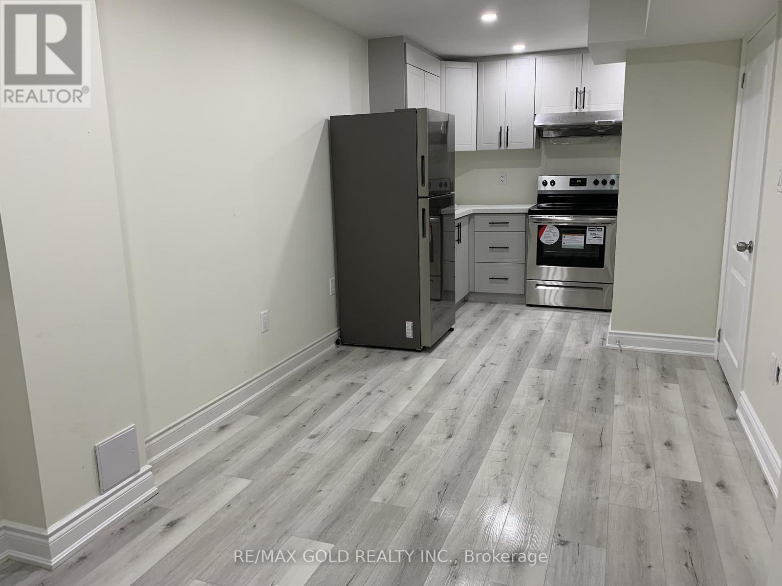 49 Summerdale Crescent, Brampton, Ontario  L6X 4V9 - Photo 14 - W12977632