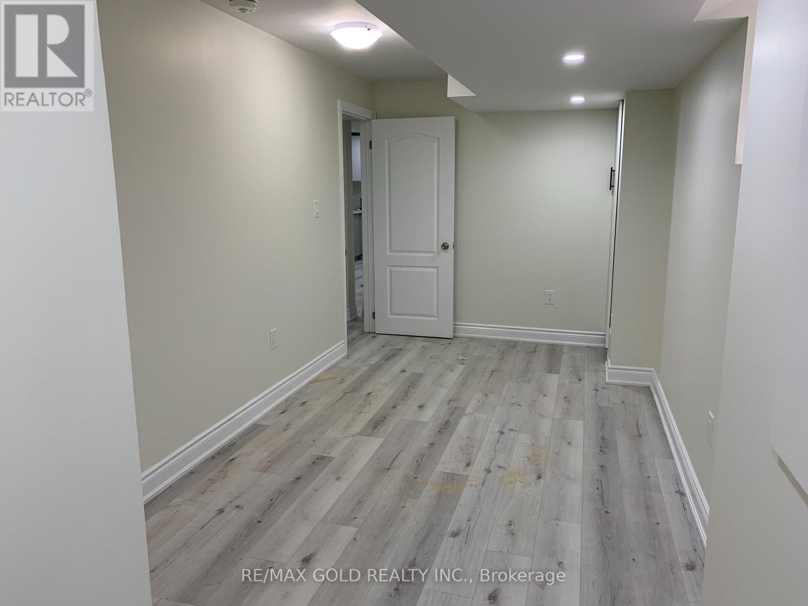 49 Summerdale Crescent, Brampton, Ontario  L6X 4V9 - Photo 16 - W12977632