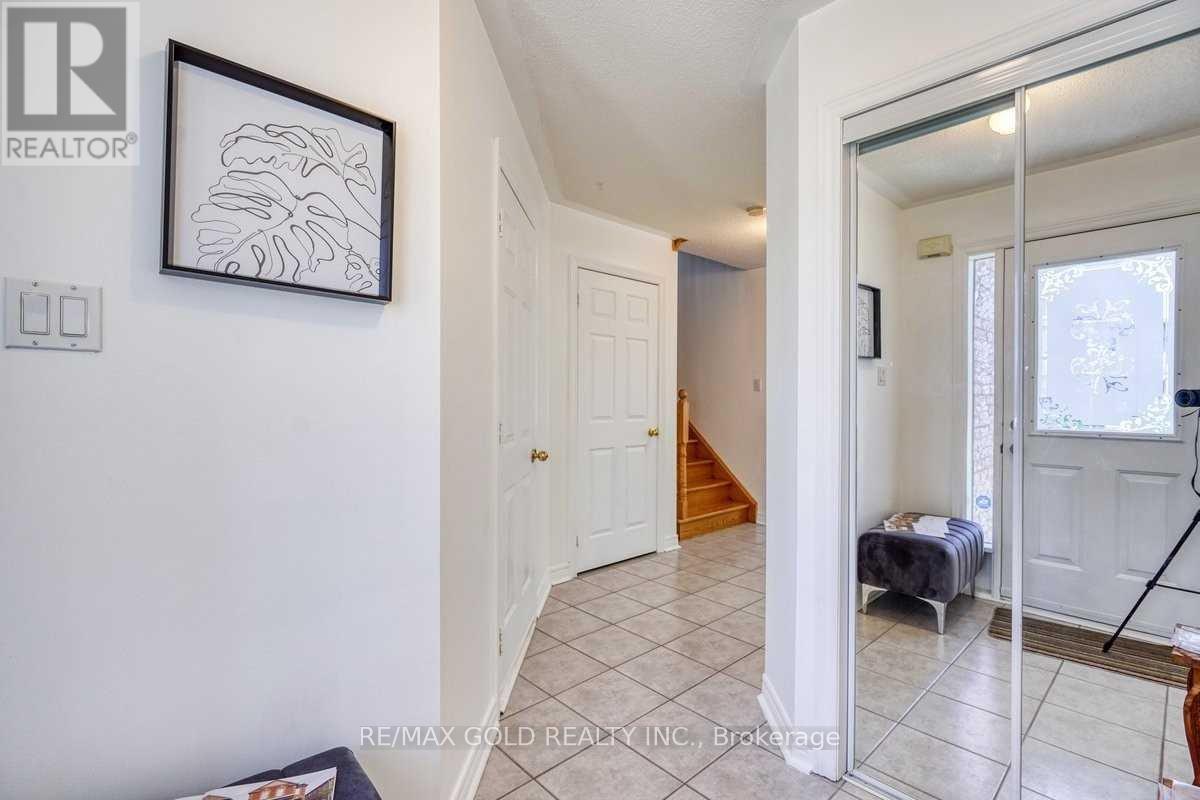 49 Summerdale Crescent, Brampton, Ontario  L6X 4V9 - Photo 18 - W12977632