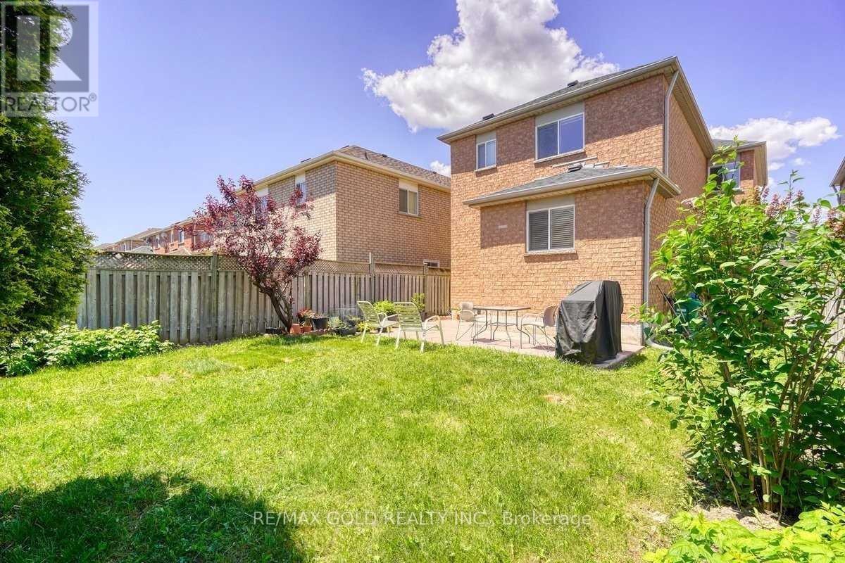 49 Summerdale Crescent, Brampton, Ontario  L6X 4V9 - Photo 20 - W12977632