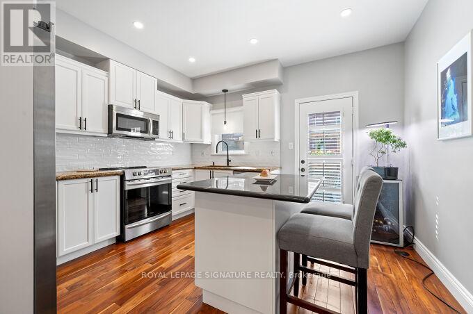 30 - 435 Hensall Circle, Mississauga, Ontario  L5A 4P1 - Photo 11 - W12977924