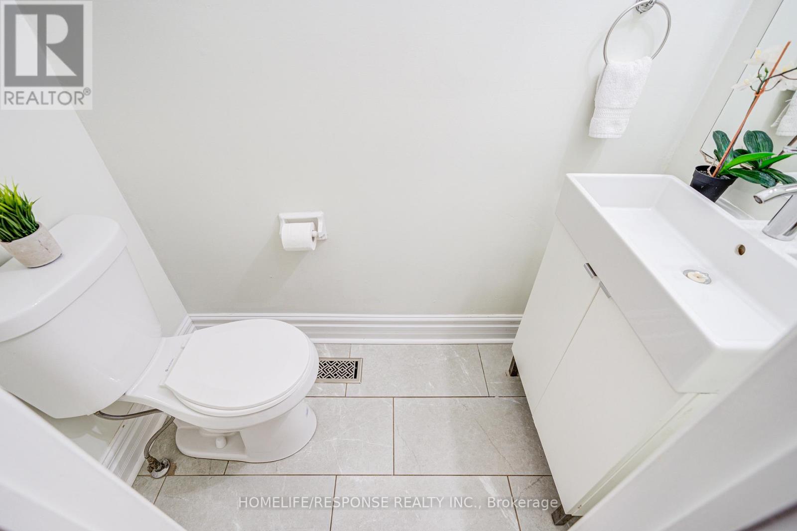 21 Dawson Crescent, Brampton, Ontario  L6V 3M5 - Photo 4 - W12977948