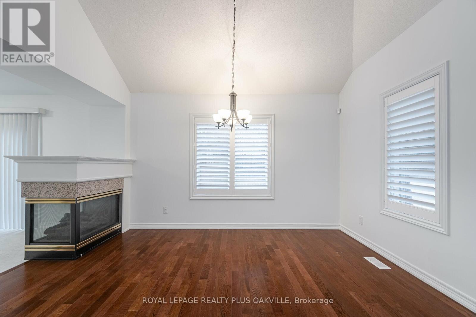 1 - 2250 Rockingham Drive, Oakville, Ontario  L6H 6J3 - Photo 11 - W12978036