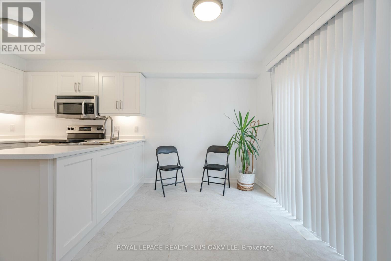 1 - 2250 Rockingham Drive, Oakville, Ontario  L6H 6J3 - Photo 13 - W12978036