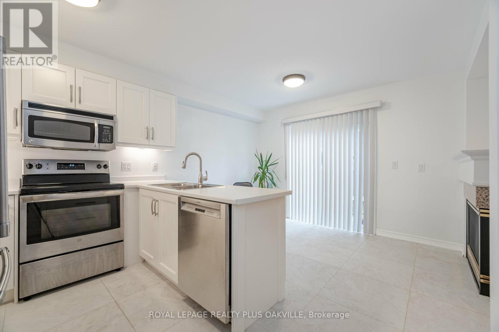 1 - 2250 Rockingham Drive, Oakville, Ontario  L6H 6J3 - Photo 16 - W12978036