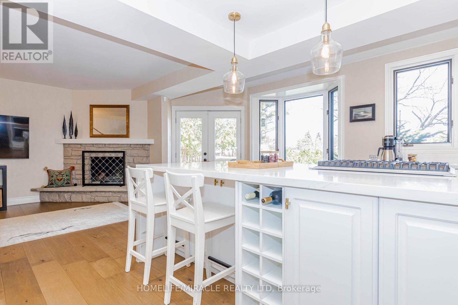 253 Mccraney Street W, Oakville, Ontario  L6H 3A9 - Photo 14 - W12978040