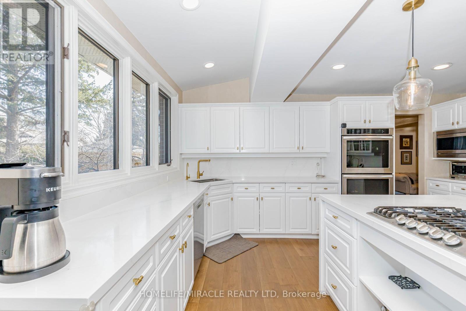 253 Mccraney Street W, Oakville, Ontario  L6H 3A9 - Photo 18 - W12978040