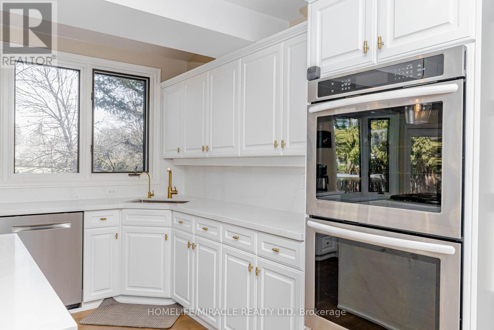 253 Mccraney Street W, Oakville, Ontario  L6H 3A9 - Photo 24 - W12978040