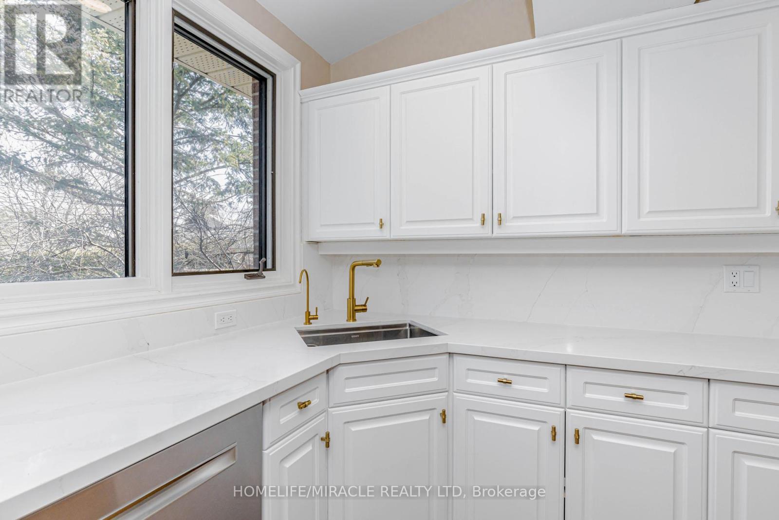 253 Mccraney Street W, Oakville, Ontario  L6H 3A9 - Photo 28 - W12978040