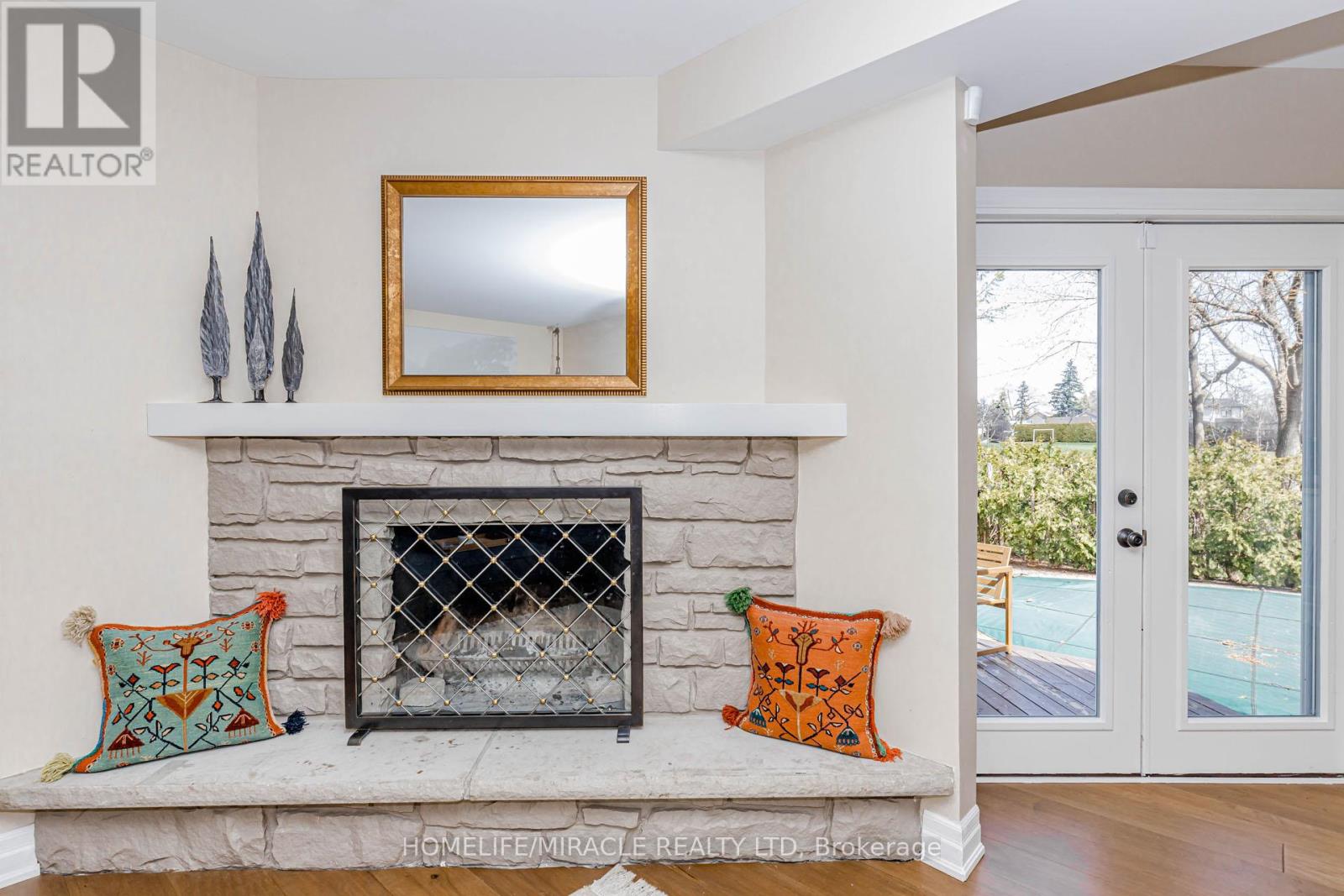 253 Mccraney Street W, Oakville, Ontario  L6H 3A9 - Photo 33 - W12978040