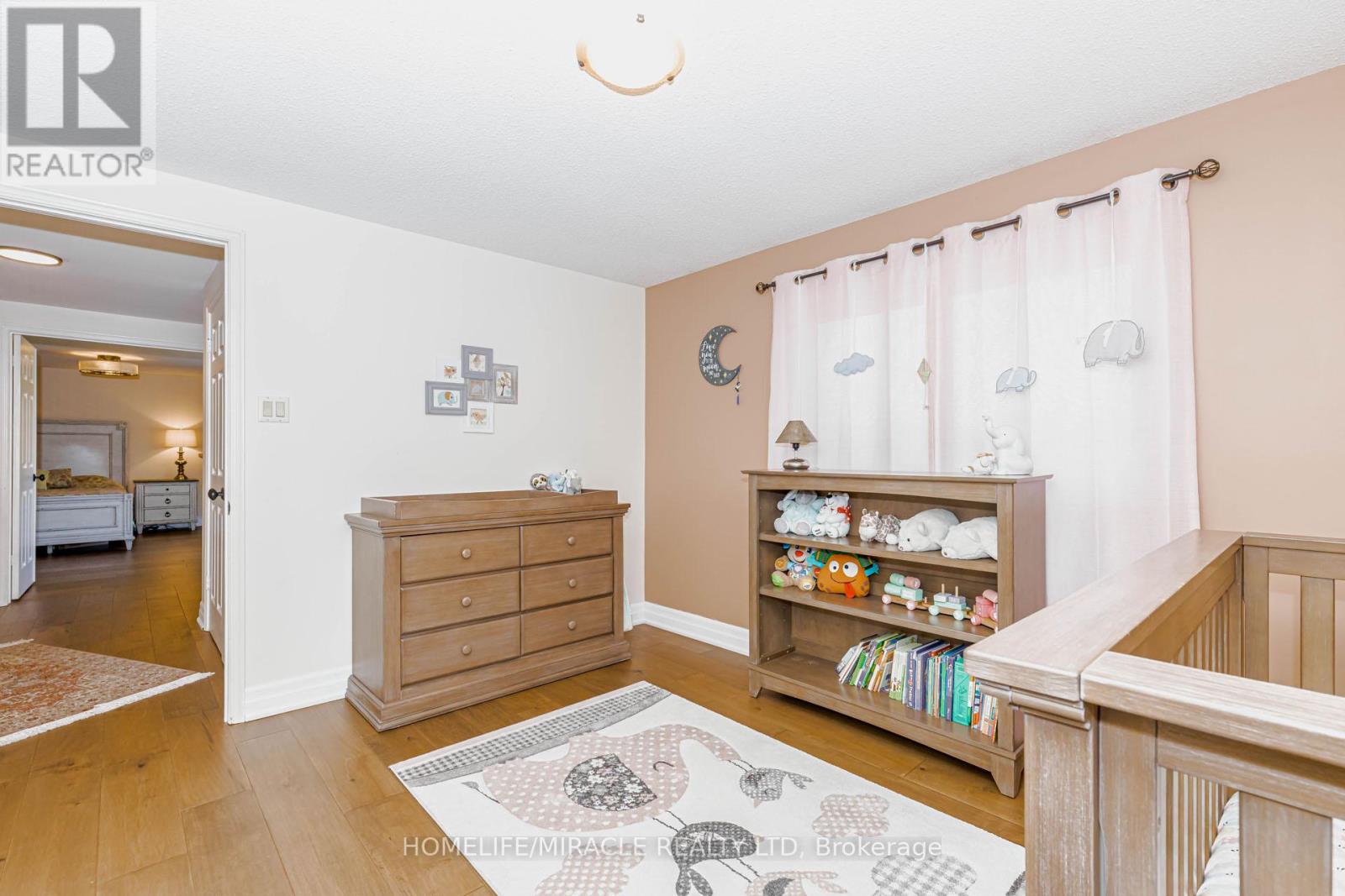 253 Mccraney Street W, Oakville, Ontario  L6H 3A9 - Photo 35 - W12978040