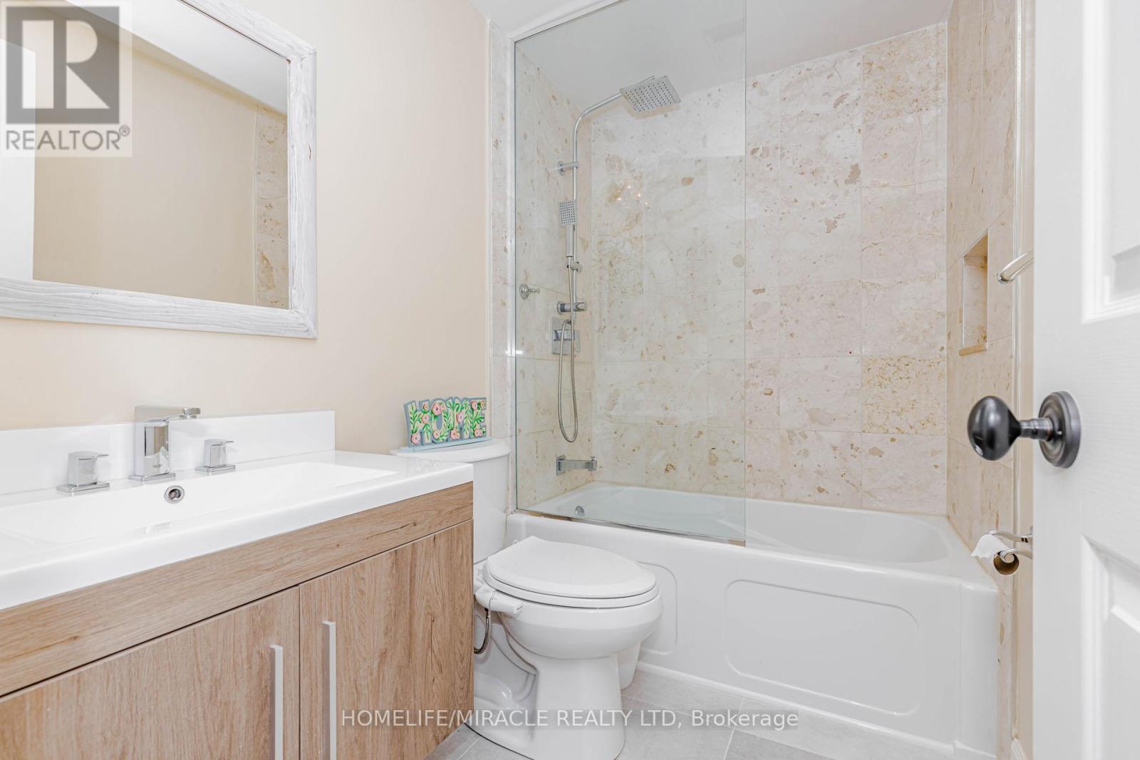 253 Mccraney Street W, Oakville, Ontario  L6H 3A9 - Photo 36 - W12978040