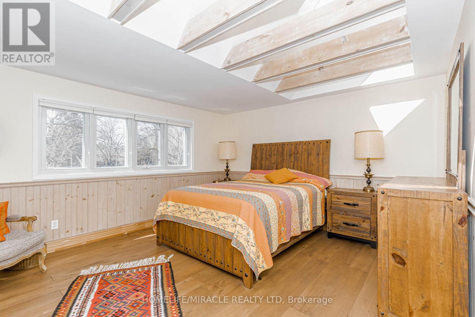 253 Mccraney Street W, Oakville, Ontario  L6H 3A9 - Photo 37 - W12978040