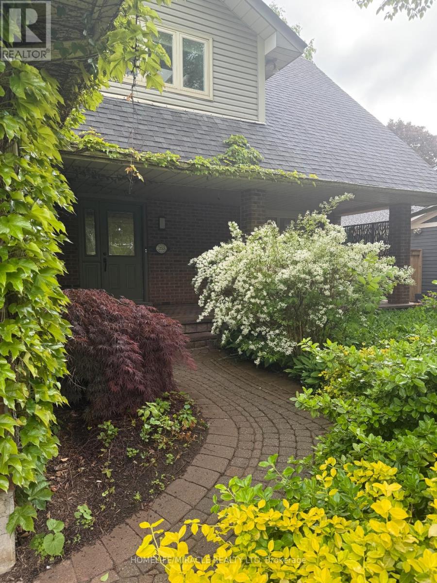 253 Mccraney Street W, Oakville, Ontario  L6H 3A9 - Photo 41 - W12978040