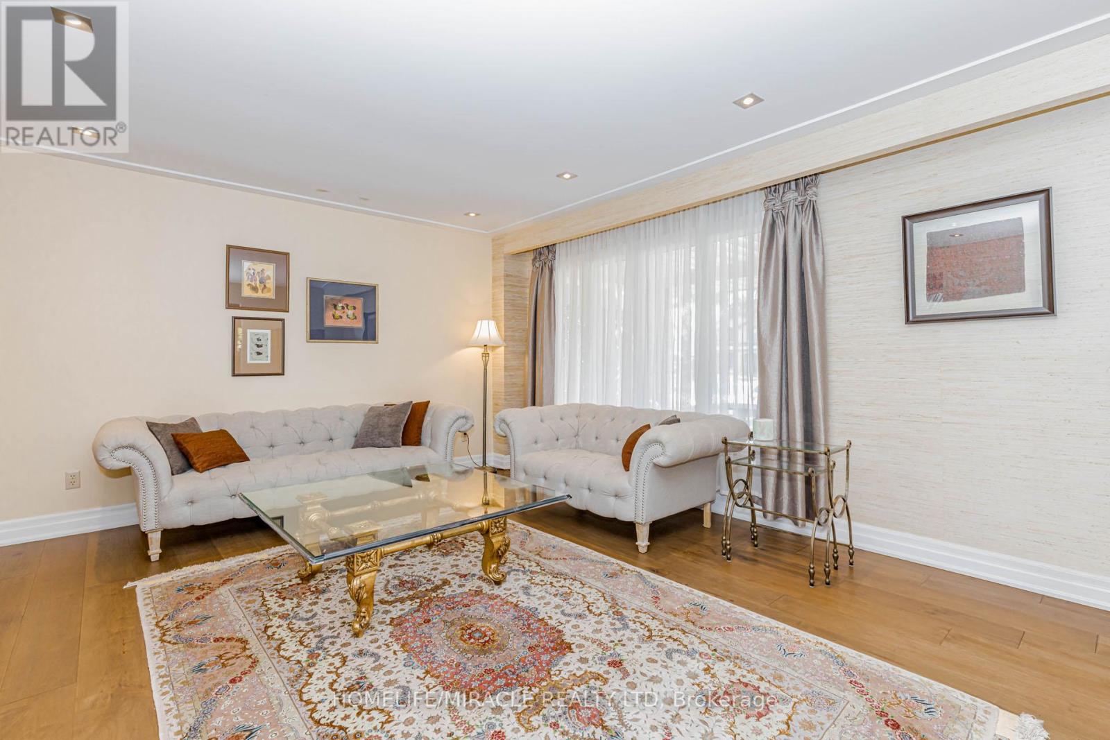 253 Mccraney Street W, Oakville, Ontario  L6H 3A9 - Photo 7 - W12978040