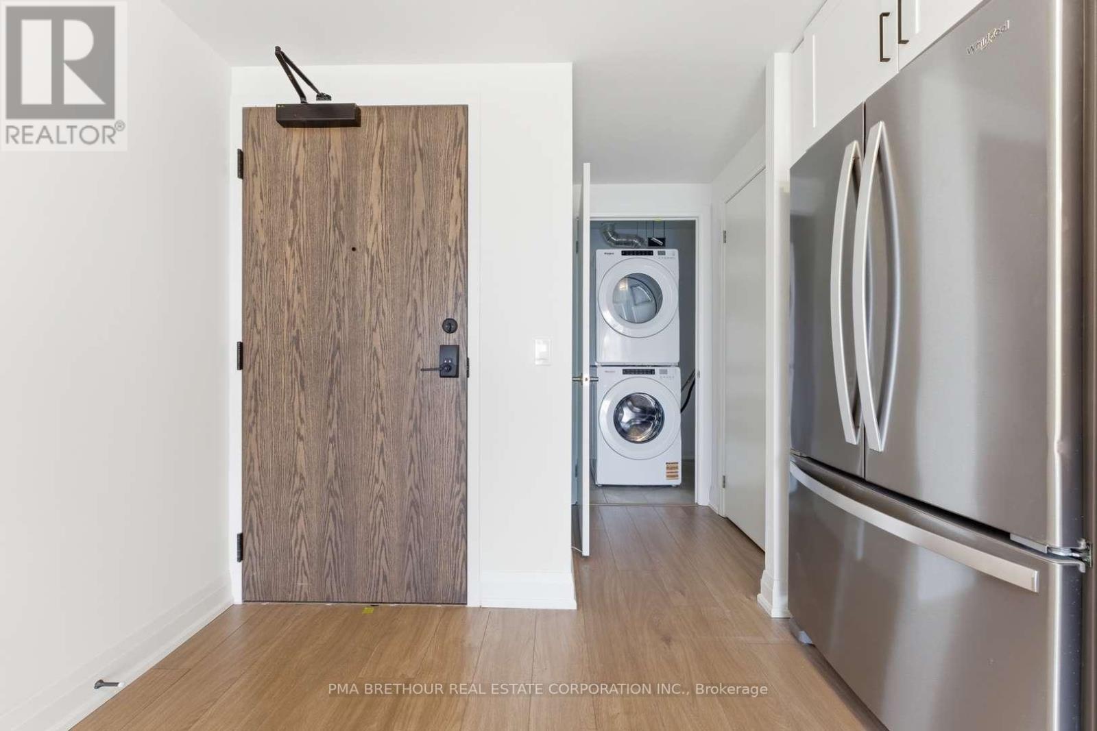 1811 - 1035 Southdown Road, Mississauga, Ontario  L5J 0A2 - Photo 12 - W12978052