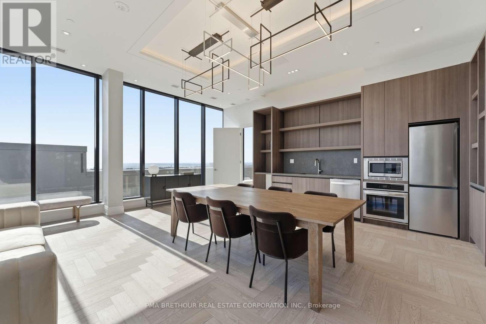 1811 - 1035 Southdown Road, Mississauga, Ontario  L5J 0A2 - Photo 19 - W12978052