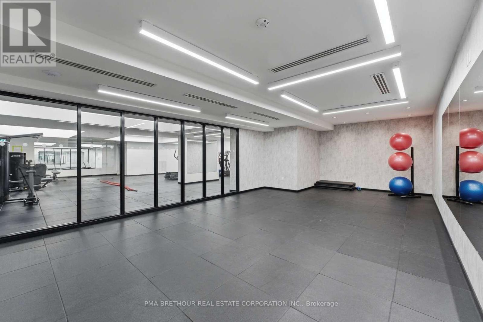 1811 - 1035 Southdown Road, Mississauga, Ontario  L5J 0A2 - Photo 27 - W12978052