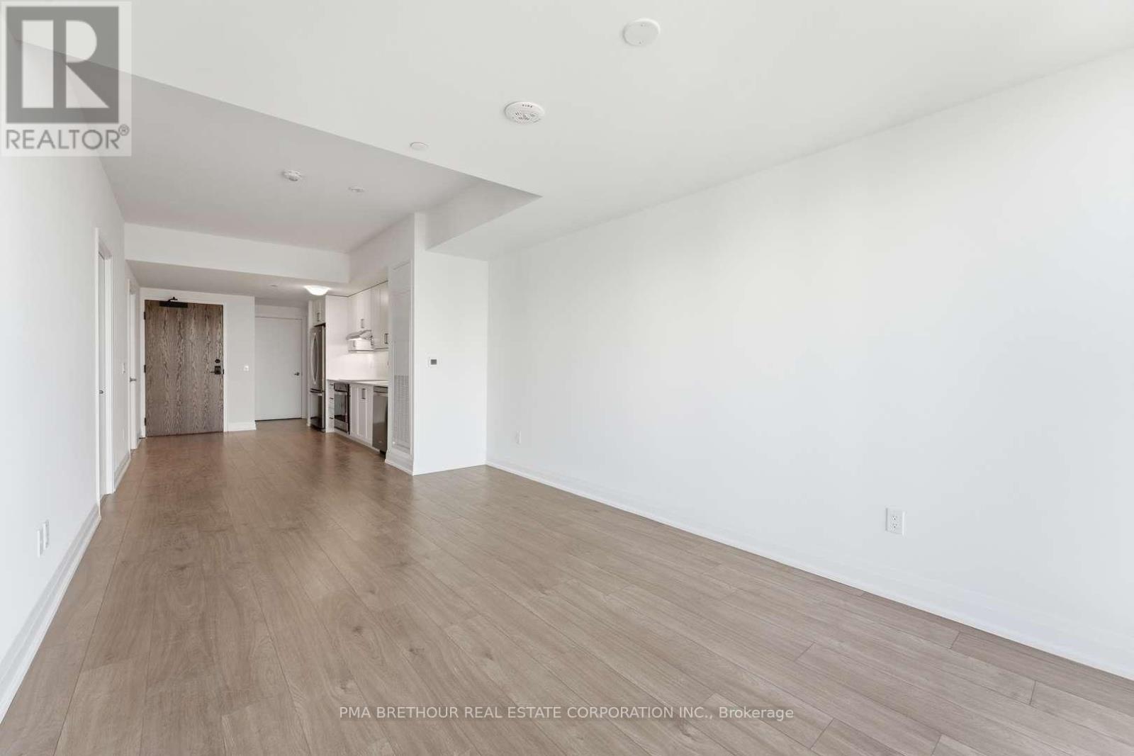 1811 - 1035 Southdown Road, Mississauga, Ontario  L5J 0A2 - Photo 6 - W12978052